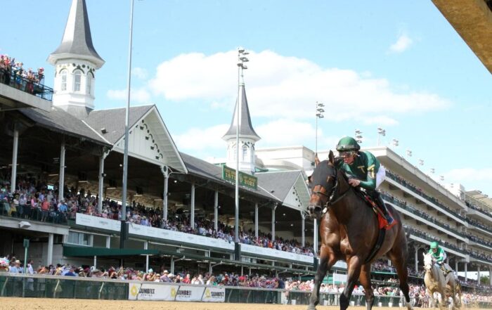 Moonlight racing at Churchill Downs in the Street Sense Stakes