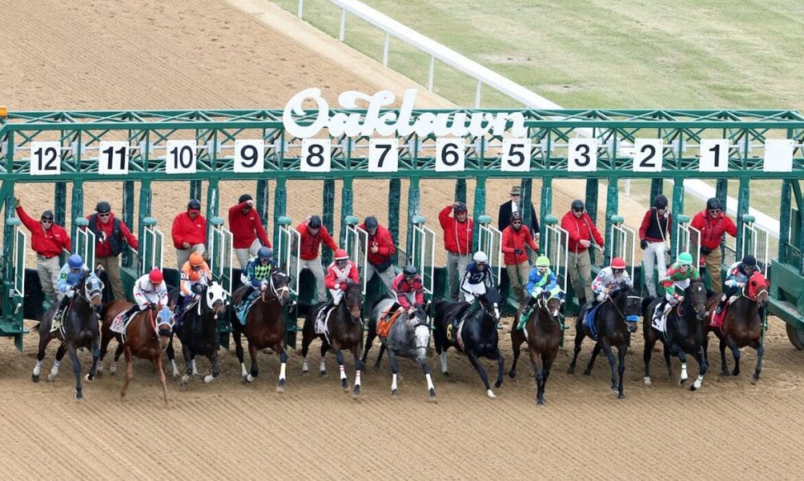 Oaklawn Park horse racing