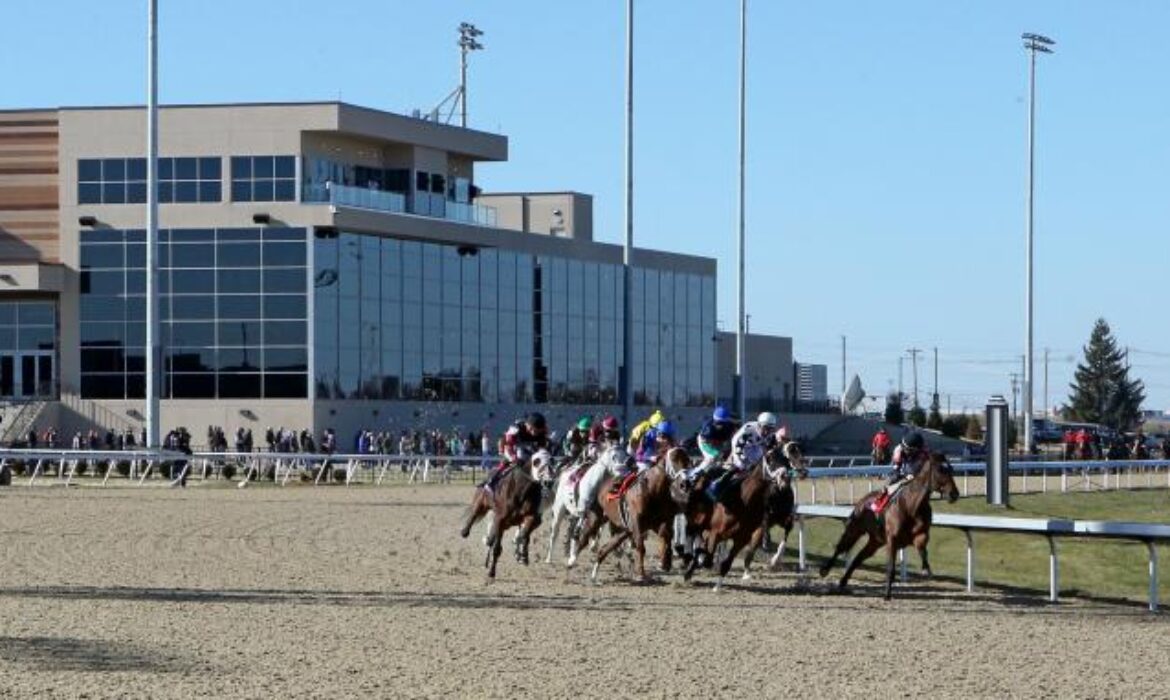 Turfway Park horse racing in Kentucky