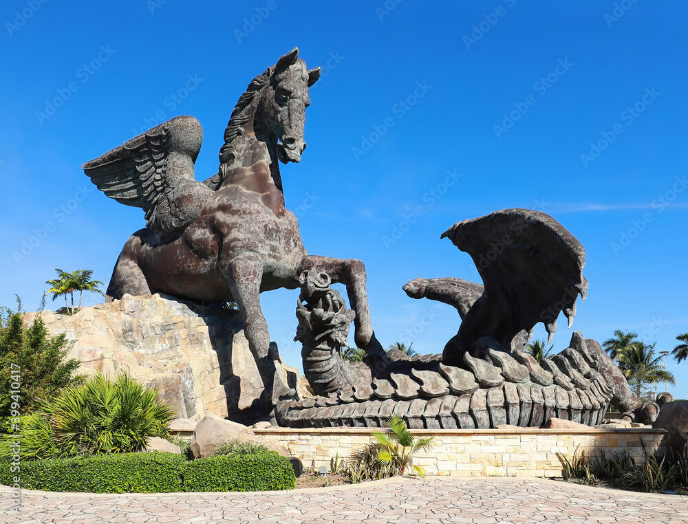 Pegasus and dragon at Pegasus Cup Gulf Stream horse racing