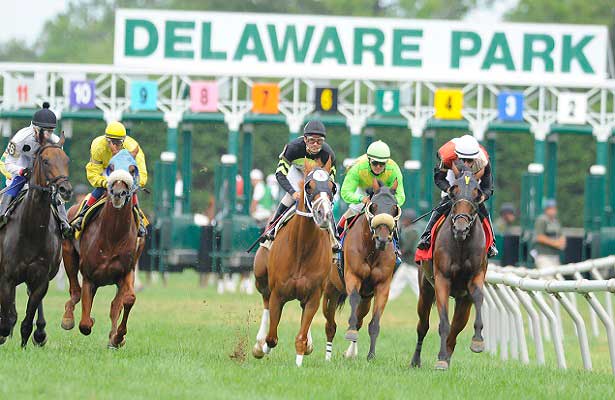 Delaware Park horse racing